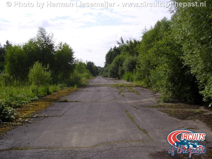 Abandoned Nivelles-Baulers circuit 2014 - Back Straight