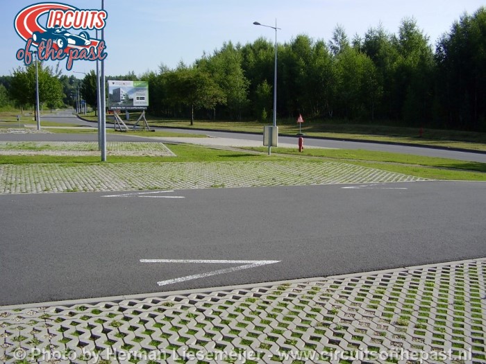 The first corner of the Nivelles-Baulers circuit was on this parking lot