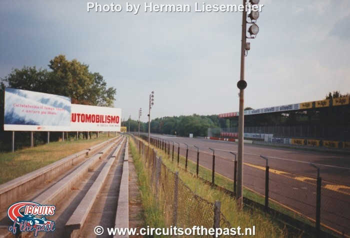 Autodromo Nazionale di Monza 1994 - Exit Parabolica and banking on the back ground