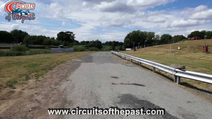 Oulton Park Circuit - Old Range Corner